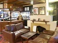 Royal George Hotel by Greene King Inns Hotel di Colesbourne