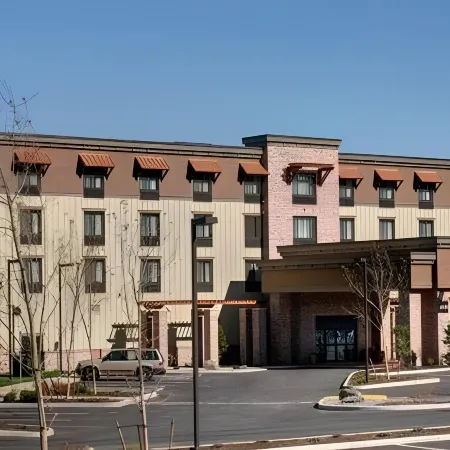 Hampton Inn & Suites Astoria
