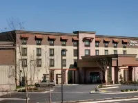 Hampton Inn & Suites Astoria