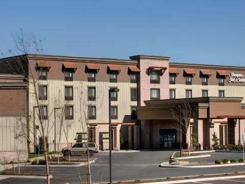 Hampton Inn & Suites Astoria