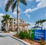 Holiday Inn Express & Suites Boynton Beach West Отели рядом с достопримечательностью «Smoke Inn Cigars Boynton Beach»