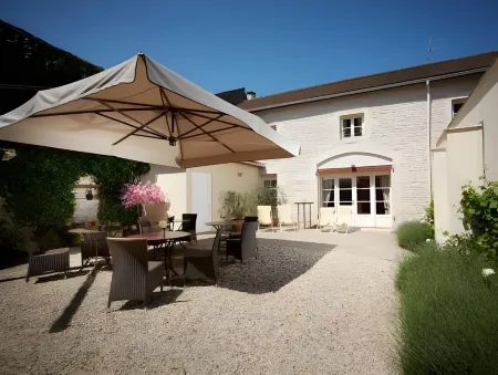 Olivier Leflaive Hôtel Restaurants Отели в г. Вошиньон