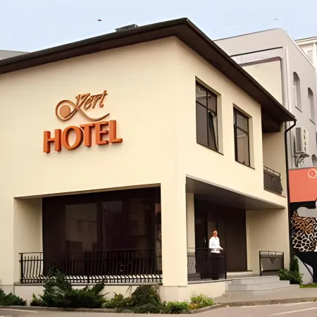 Hotel Kert Free Parking