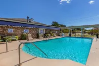 Best Western Plus Santee Inn - Pools
