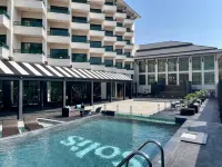 Solis Beach Hotel Rajamangala - Beach