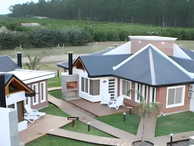La Loma Hotels near Termas Chajarí
