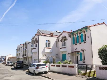 Bosquets 2 pièces Balcon Отели рядом с достопримечательностью «Quartier de l'Ile de Penotte»