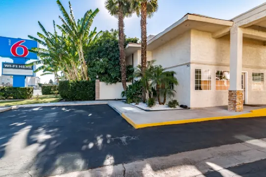 阿納海姆6號汽車旅館