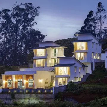 Clouds Nest by Aanvis Inn