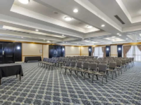 เบสท์เวสเทิร์นพลัส ปาล์มเดสเสิร์ทรีสอร์ท โรงแรมในปาล์มดีเซิร์ท