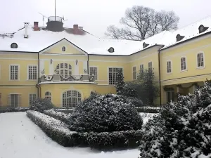 Szidónia Castle