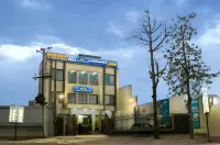 Mughal Guest House Hotels near Shahbaz Sharif Park