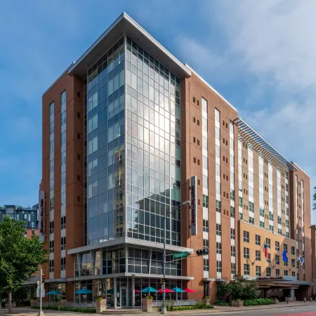 Hampton Inn & Suites Madison/Downtown