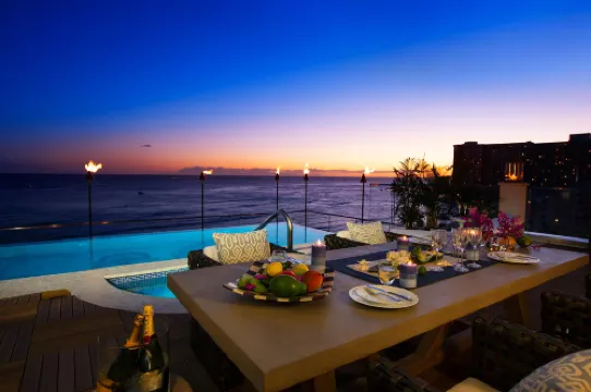 Espacio the Jewel of Waikiki