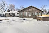 Family-Friendly Ottertail Home on Rush Lake! - Parkplatz