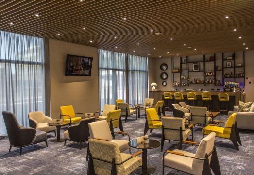 4. 힐튼 가든 인 ..