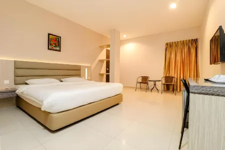 Lovina Inn Hotel Batam Отели в г. Batam Center