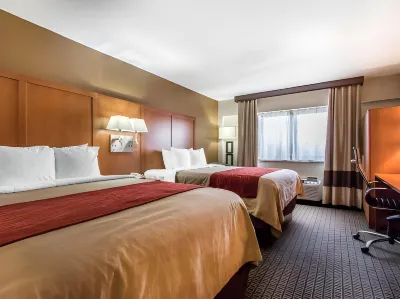 Quality Inn & Suites at Airport Blvd I-65 Hotel di Seluler