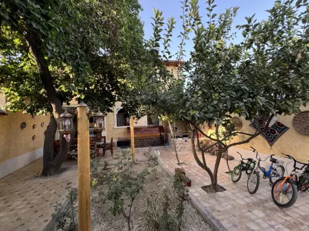 Darvozai Samarkand Boutique Hotel Отели рядом с достопримечательностью «Памятный комплекс Шахи-Зинда»