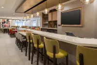 Hilton Garden Inn Tacoma Downtown - Quầy Bar