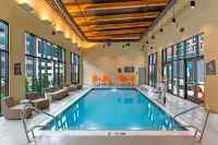 Aloft Columbus Easton - Pools
