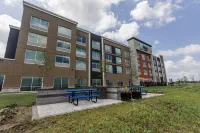 Holiday Inn Express & Suites Welland Hotel berhampiran Niagara Falls Station