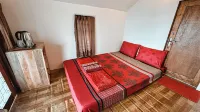 SEROJA Villa and Camping Ground Hotels in Sembalun