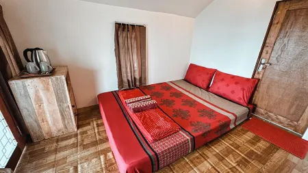 SEROJA Villa and Camping Ground Отели рядом с достопримечательностью «Бакит Селонг»