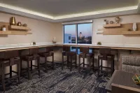 Sheraton Richmond Airport Hotel - bar