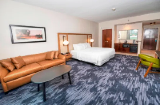 Fairfield Inn & Suites Ottawa Airport