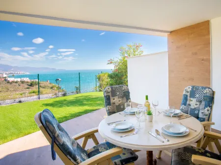 Issea Amazing Отели в г. Торрокс