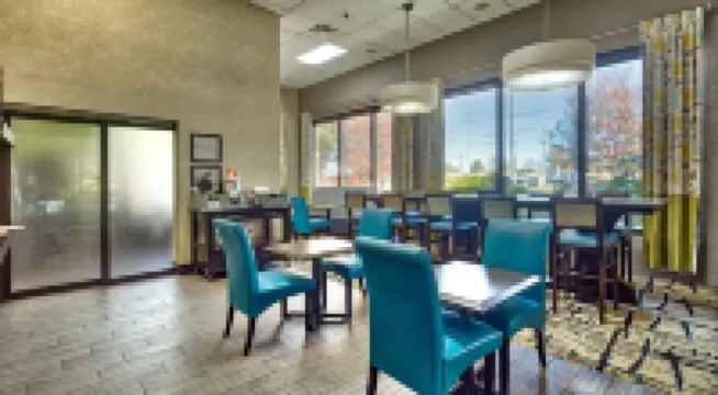 햄프턴 인 노퍽 - 해군 기지