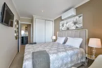 Modern apartment with large, 40 sqm terrace 1st line, with fiber optic connection