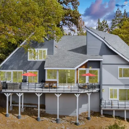 SPECTACULAR LAKE VIEW HOME, 3100 SFT, A/C, SPA, STEPS to LAKE