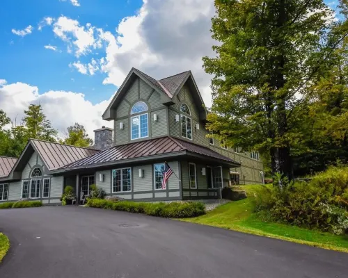 Brand New Listing! Amazing 4 Bedroom Townhome with your own private Hot Tub!!! Hotels in West Dover