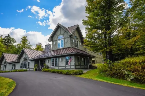 Brand New Listing! Amazing 4 Bedroom Townhome with your own private Hot Tub!!! Hotels in West Dover