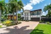 Tropical deluxe villa- weekly and monthly discounts available
