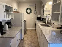 Charming 2-bedroom cottage in the heart of Salem