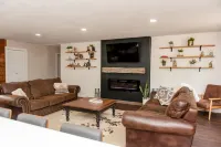 Private newly remodeled cabin on 10 acres next to the tiffin river Hotels in Fulton County