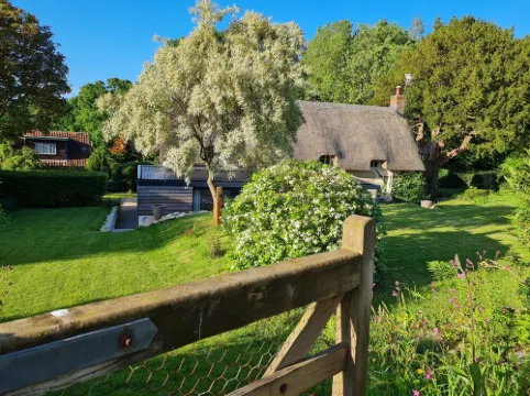 Luxury Interior Designed Retreat ❃ w/Tennis Court, Garden and Rural Views