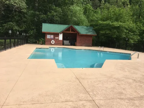 Luxury Cabin, 4 BD/4BA Suites,Half Bath, Game RM, Media RM, Fireplaces, Hot Tub
