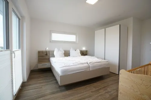 4 Bedroom Private Vacation Home in Hohen Wieschendorf Hotels in Hohenkirchen