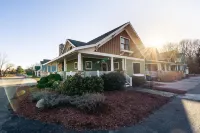 MarinaResort/2SpaciousLivingRoom/gameRMBar/