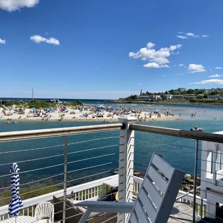 Waterfront Condo 1BR/1BA overlooking Ogunquit Beach very close to beach and town