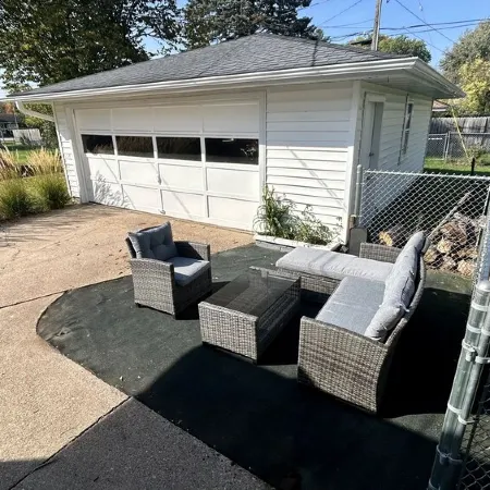 Lovely Cottage with Fenced in Back Yard