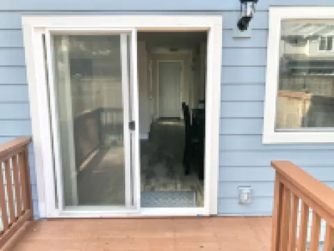 Entire Semi-Detached Kirkland Townhome