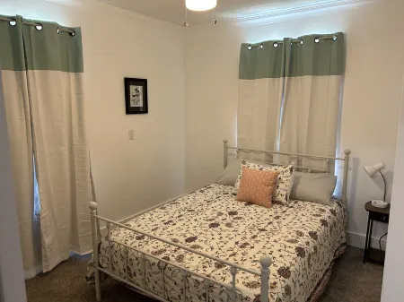 Cute 3bed/2bath house near downtown Omaha Отели рядом с Аэропорт Эпплей-Эйрфилд