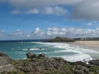 Peaceful with Patio in Downalong, Moments from Beaches, Harbour, Town, Parking