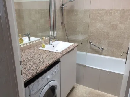 Cassis, Apartment with terrace, sea and cliff views. Private parking, Wifi. Отели рядом со станцией Cassis