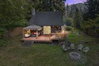 Dream River Cabin Các khách sạn gần Sunset Falls